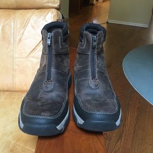 Clark Waterproof Boots size 9.5W